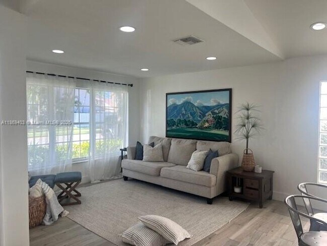 Foto del edificio - 17888 SW 14th St