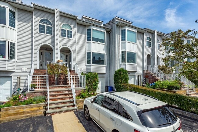 Building Photo - 242-32A Oak Park Dr