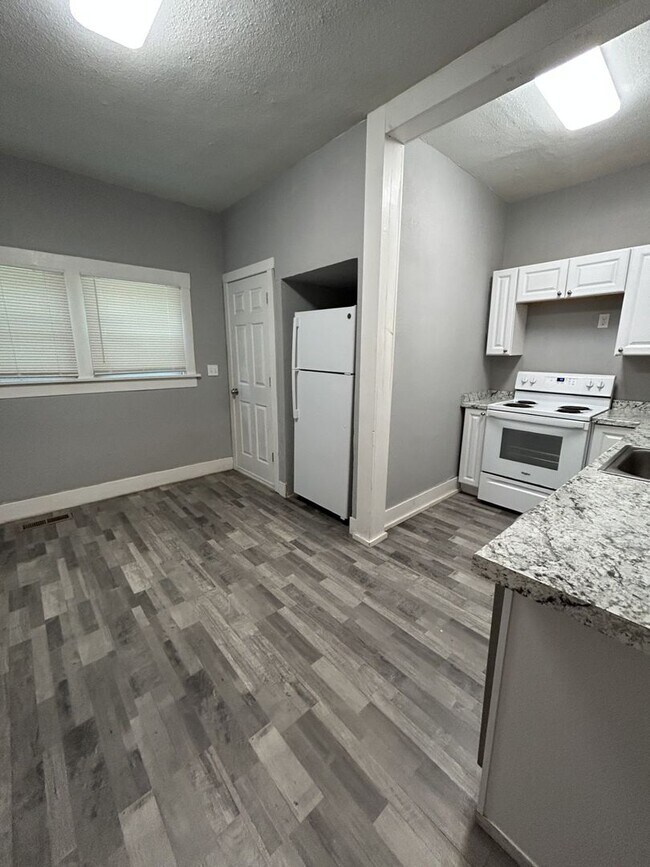 Foto del edificio - Gorgeous! Newly Remodeled 3 Bedroom 2 Bath...