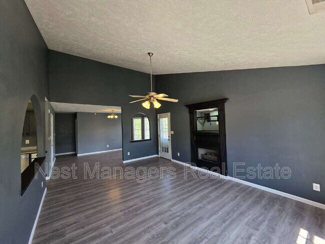 Foto del edificio - 7732 Redwood Ave