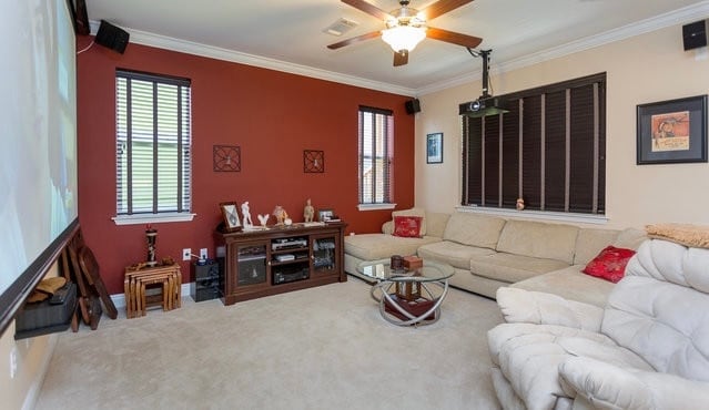 Family room - 378 Miranda Ct