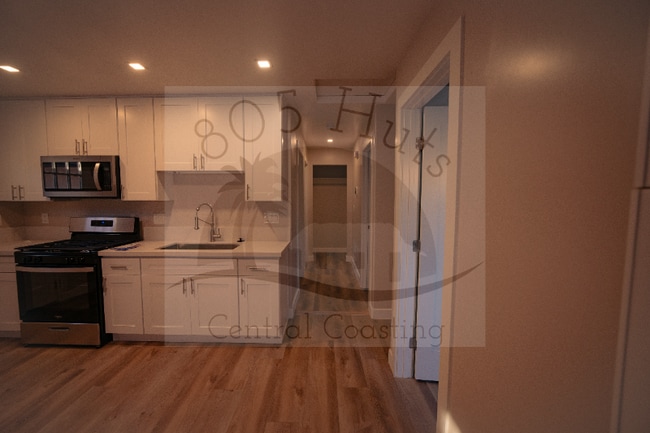 Foto del edificio - 1378 Yale Pl