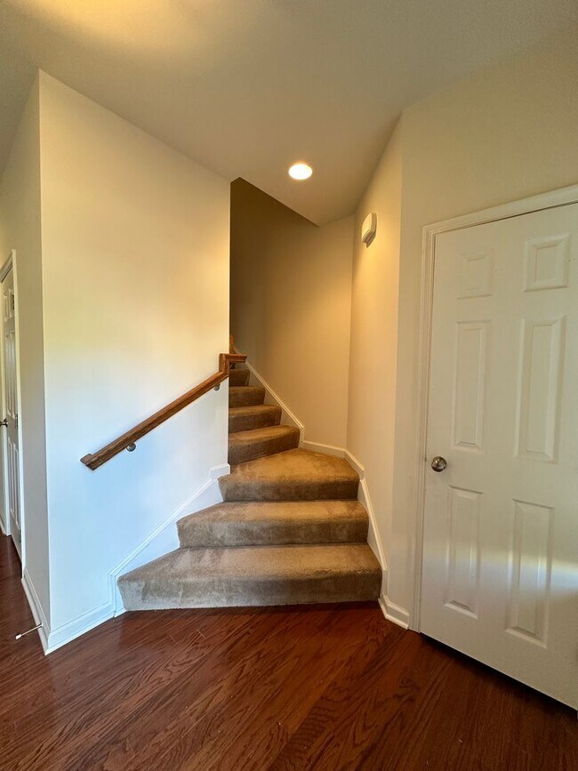 Building Photo - Townhome in Liberty Crossing! Available NOW!