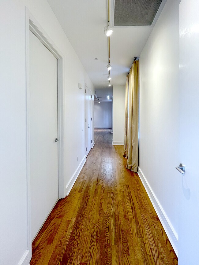 Foto del edificio - 901 W 9th St