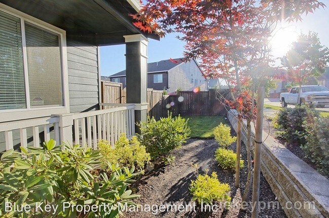 Building Photo - 3 br, 2.5 bath House - 16576 NW Brugger Rd