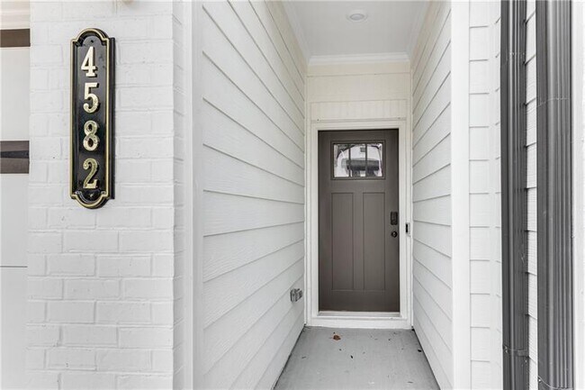 Foto del edificio - 4582 Cypress Pk Dr