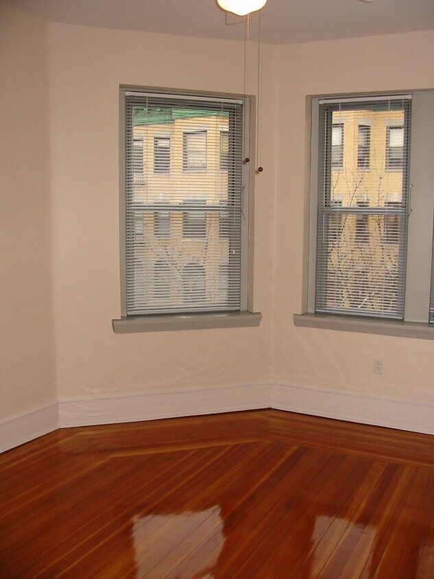 Primary Photo - 52 Burbank St