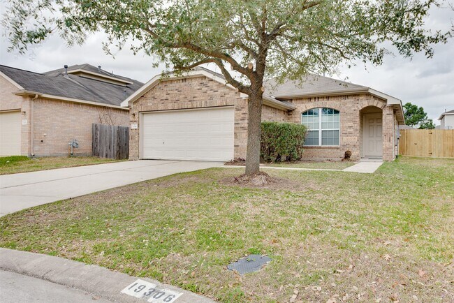 Foto del edificio - 19310 Golden Cactus Ln