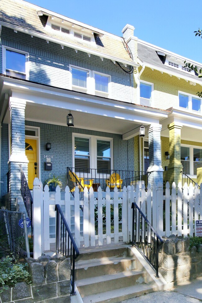 Enjoy your coffee on the front porch - 1408 Orren St NE