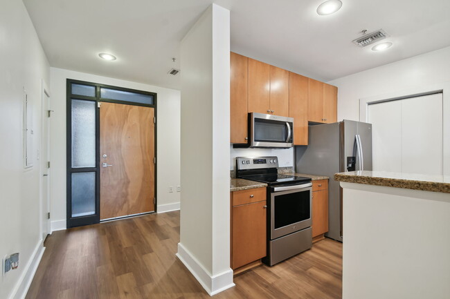 Building Photo - 1501 Doyle Carlton Dr