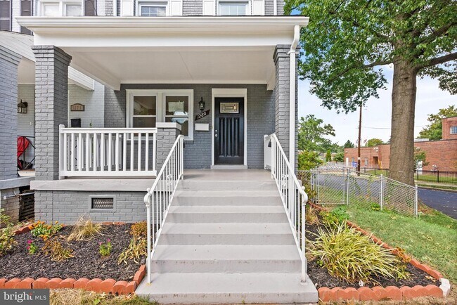 Building Photo - 1280 Delafield Pl NE