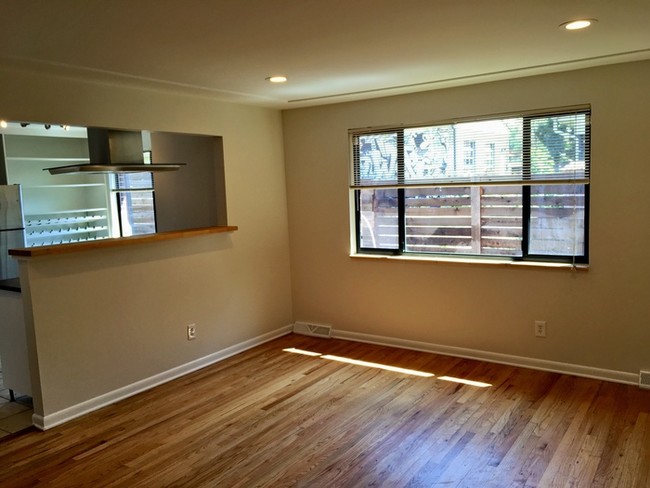 Building Photo - Beautiful Duplex in Denver