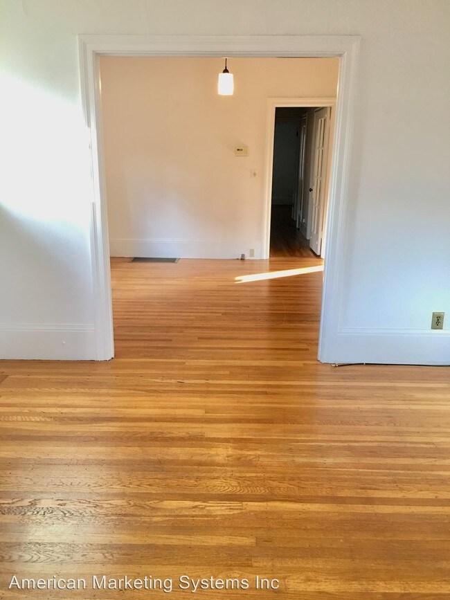 Building Photo - 2007 Prince St