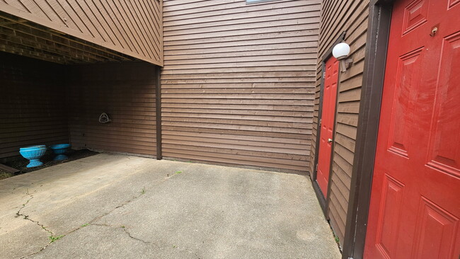 Building Photo - 450 Abbotsleigh Ct