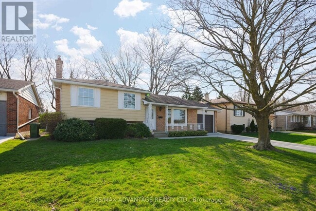 Building Photo - 26 Luton Crescent