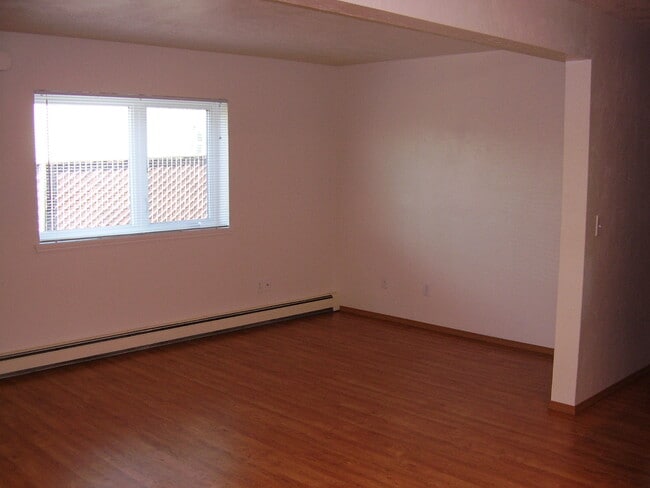 Building Photo - 1048 28th Ave
