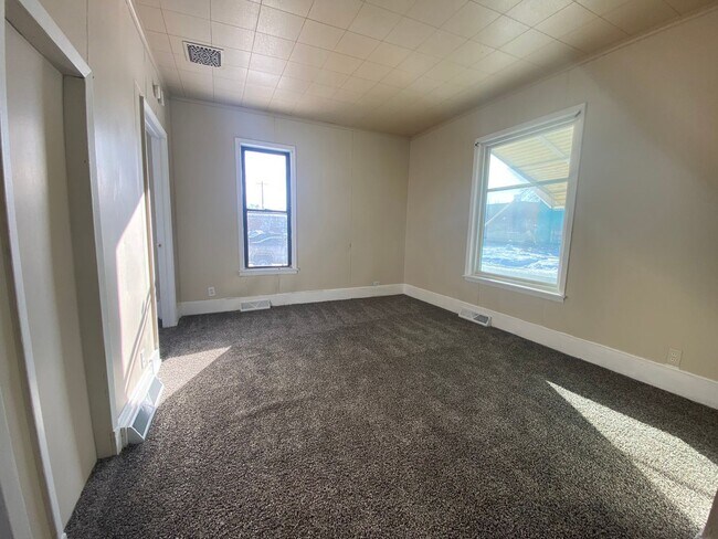 Building Photo - 3 br, 1 bath House - 15 N 14th Street