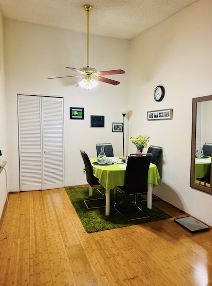 Dining area - 2280 S Oswego Way