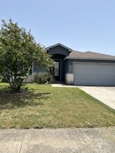 Building Photo - 1905 Cottonwood Dr