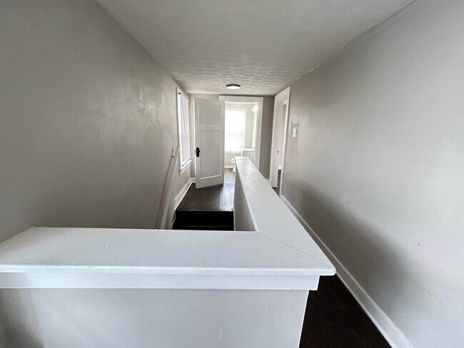 Foto del edificio - Farnham Home