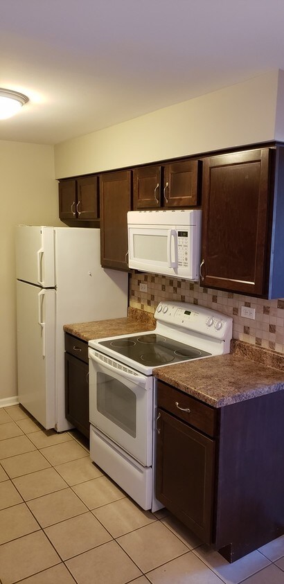 Primary Photo - 1674 Kiowa Cir