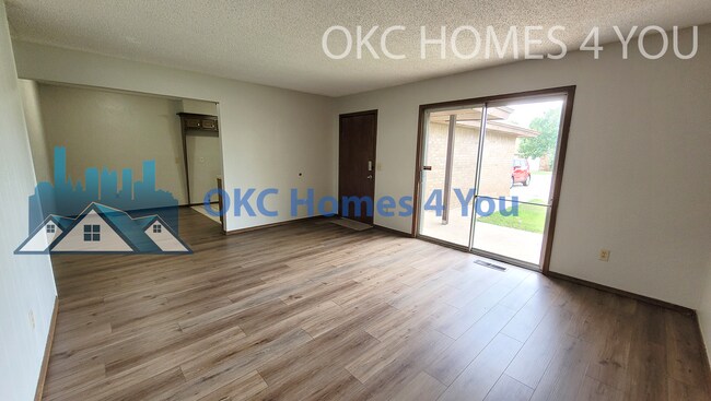 Photo - 2 Bed Near NW Expressway & Rockwell House