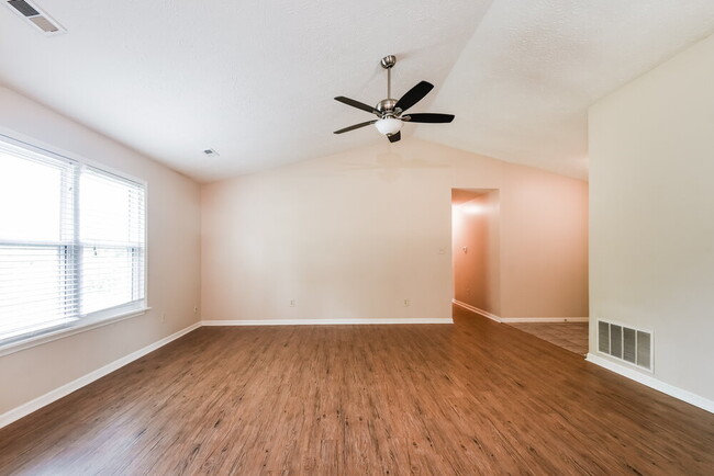 Building Photo - 5508 Pine Hill Dr