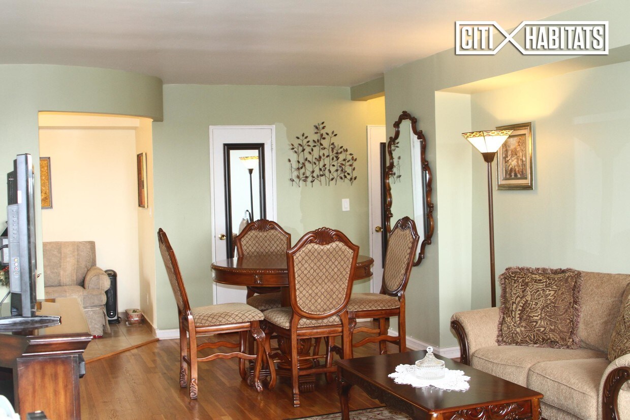 Foto principal - 8425 118th St