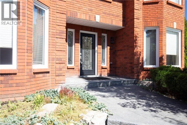 Building Photo - 1487 The Links Dr