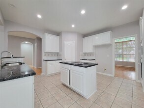 Building Photo - 9410 Barretts Glen Ct