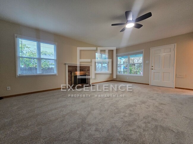 Photo - 3/1 Home on Spacious Lot With New Windows/...