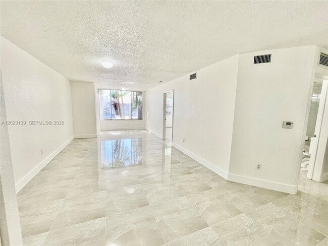 Building Photo - 2880 N Oakland Forest Dr