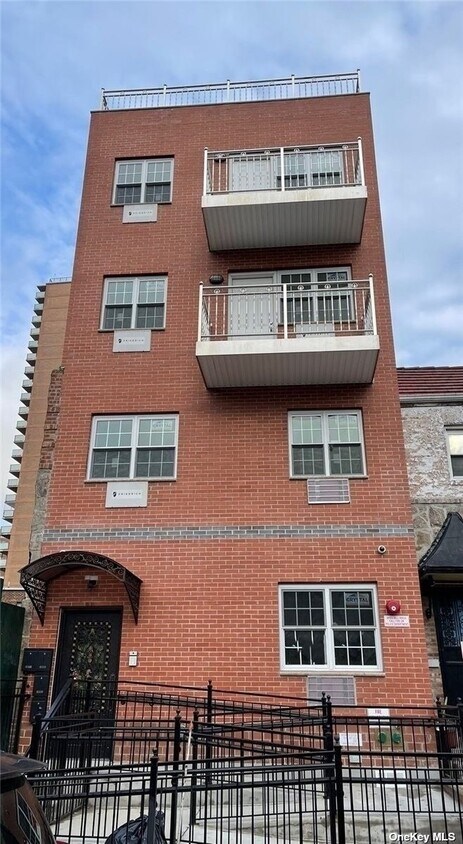 Primary Photo - 43-31 Byrd St