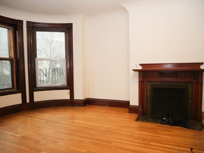 Building Photo - 257 W Newton St