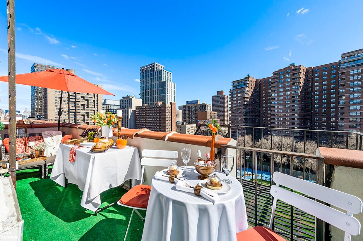 35 Essex St Unit PHD, New York, NY 10002 Room for Rent in New York