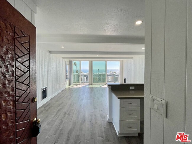 Building Photo - 11880 Starfish Ln