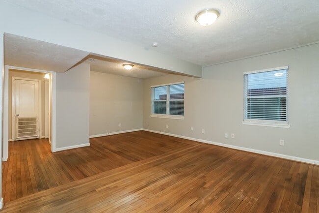 Building Photo - 2125 Dewberry Ln