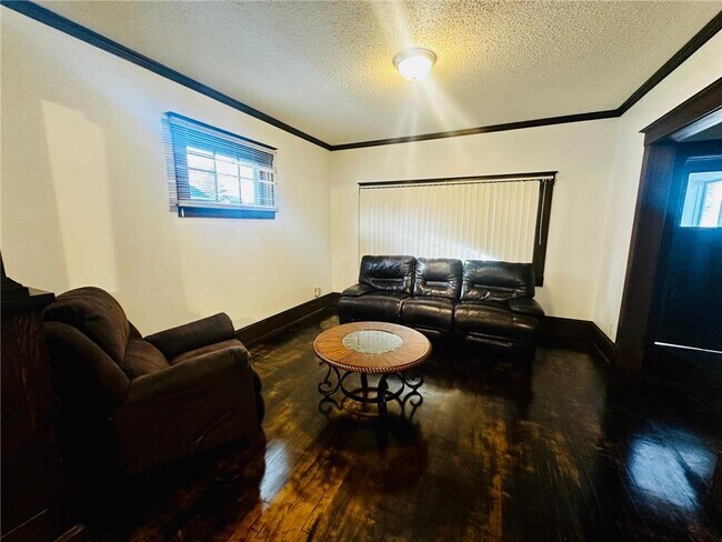 Foto del edificio - 246 Sidney St E