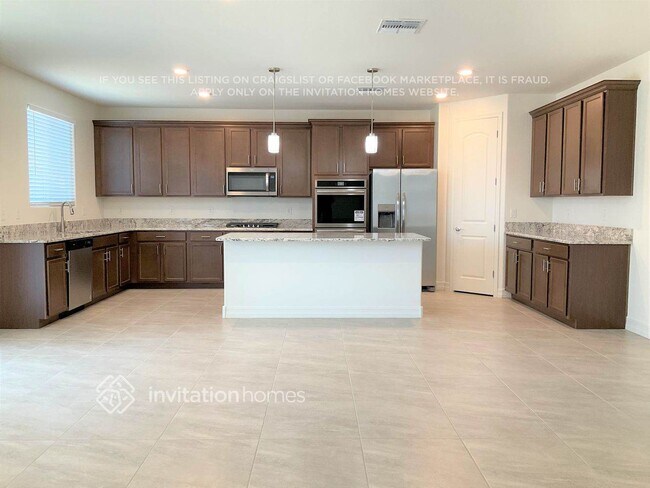 Foto del edificio - 11417 W Edgemont Ave