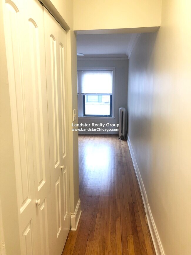 Building Photo - 4746 S Woodlawn Ave