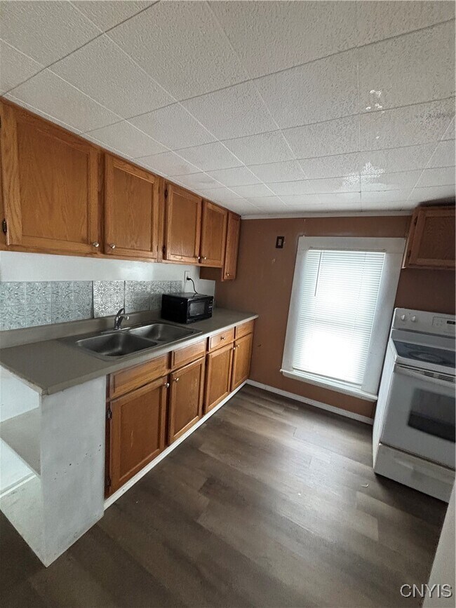 Foto del edificio - 245 N Rutland St