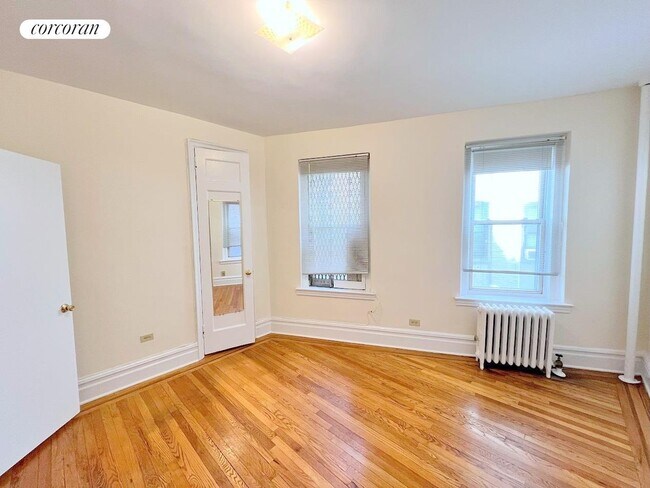 Foto del edificio - 223 E 50th St