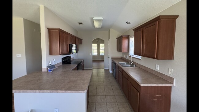Building Photo - 3615 Applewood Rd