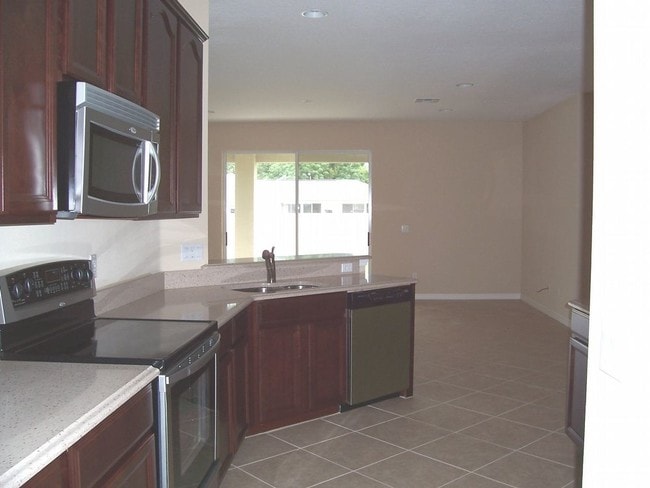 Building Photo - 836 Kazaros Cir