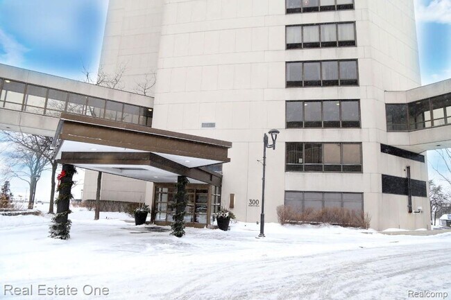 Foto del edificio - 1001 W Jefferson Ave