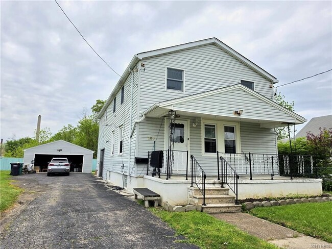 Building Photo - 508 59th St