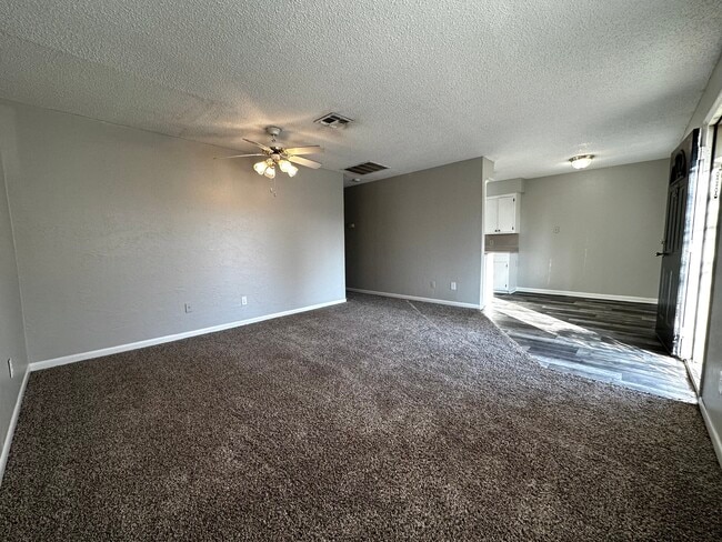 Building Photo - Paragon Apartments