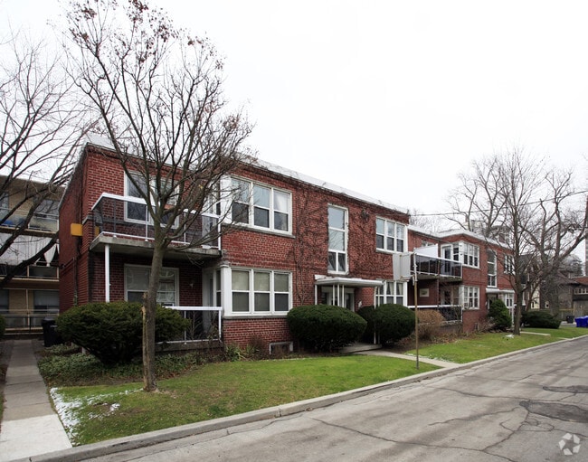 Primary Photo - 2 Oaklawn Ave