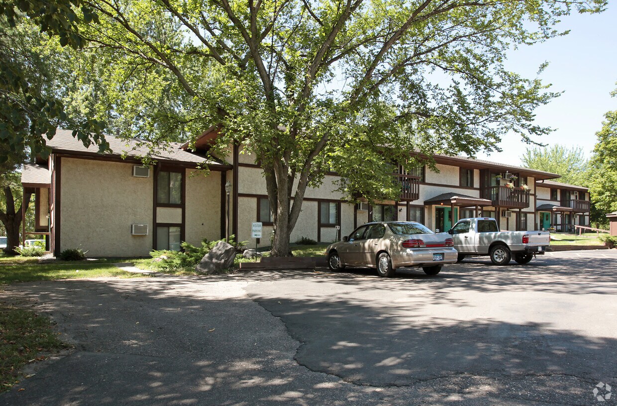 Santa Vera Apartments Apartments in Chanhassen, MN