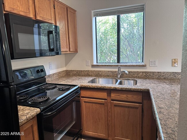 Building Photo - 13636 N Saguaro Blvd